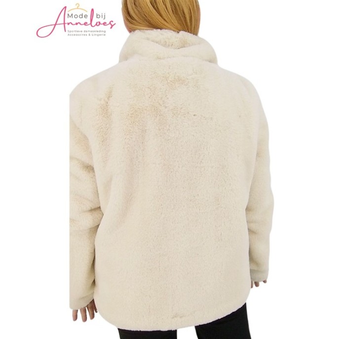 Barbara Lebek bontjasje fake Offwhite